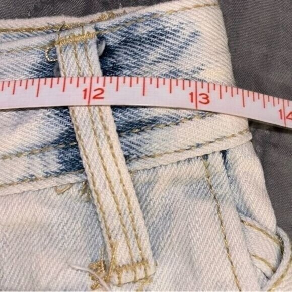 Free People Hi Waisted Light Washed Patchwork Cutoff Denim Retro Shorts size 24 - Picture 9 of 9